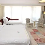 Ξενοδοχείο Nea Old 3*